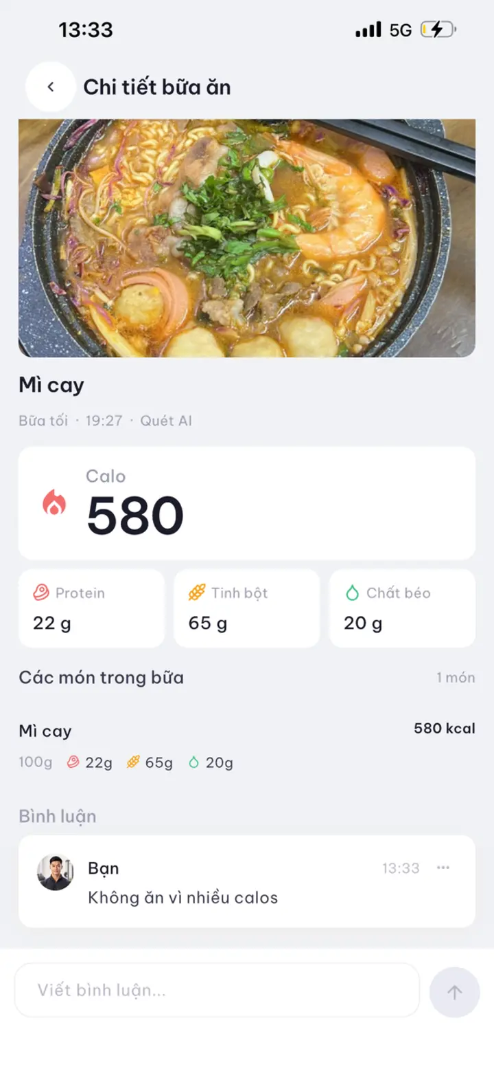 Chi tiết bữa ăn: calo, macro do AI ước lượng và bình luận của PT
